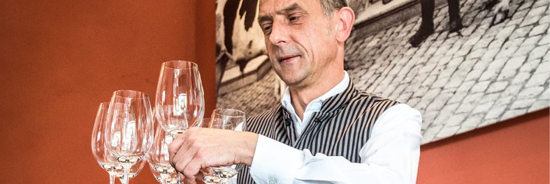 Emploi Luxembourg - Maître d'Hôtel - Serveur- Restaurant Steinfort La Table de Frank - Luxembourg - TripAdvisor